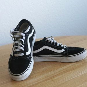 Vans Old Skool Shoe in black/white